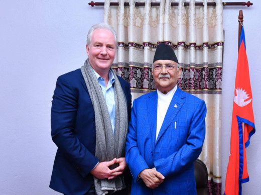 एमाले अध्यक्ष ओली र अमेरिकी सिनेटर होलेनबीच भेट, एमसीसी र शान्ति प्रक्रियाबारे चासो